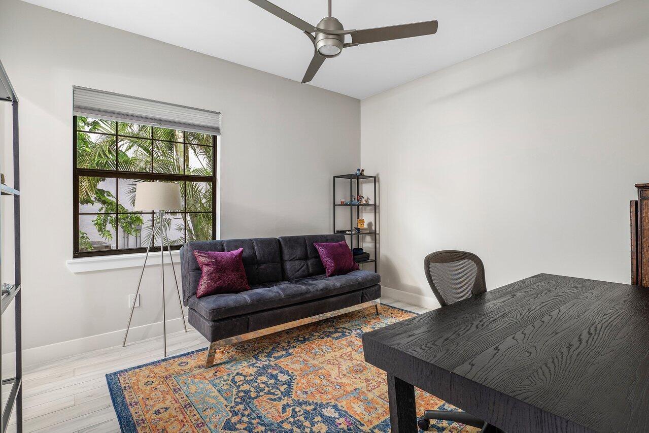 BANYAN CAY RESORT COMMUNI - Residential Lease