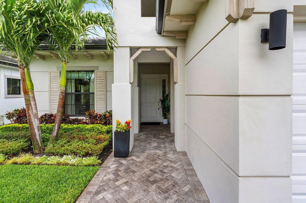 BANYAN CAY RESORT COMMUNI - Residential Lease