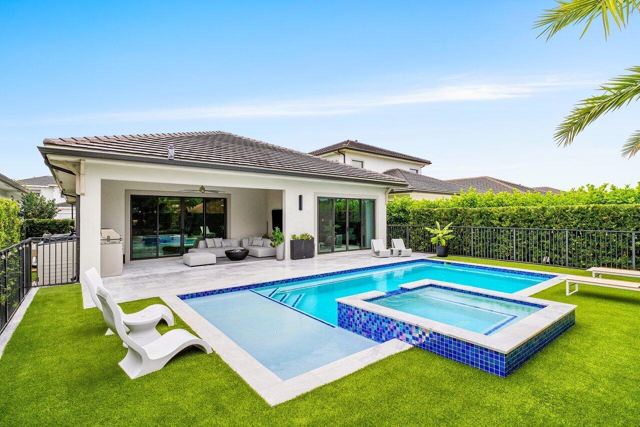 BANYAN CAY RESORT COMMUNI - Residential Lease