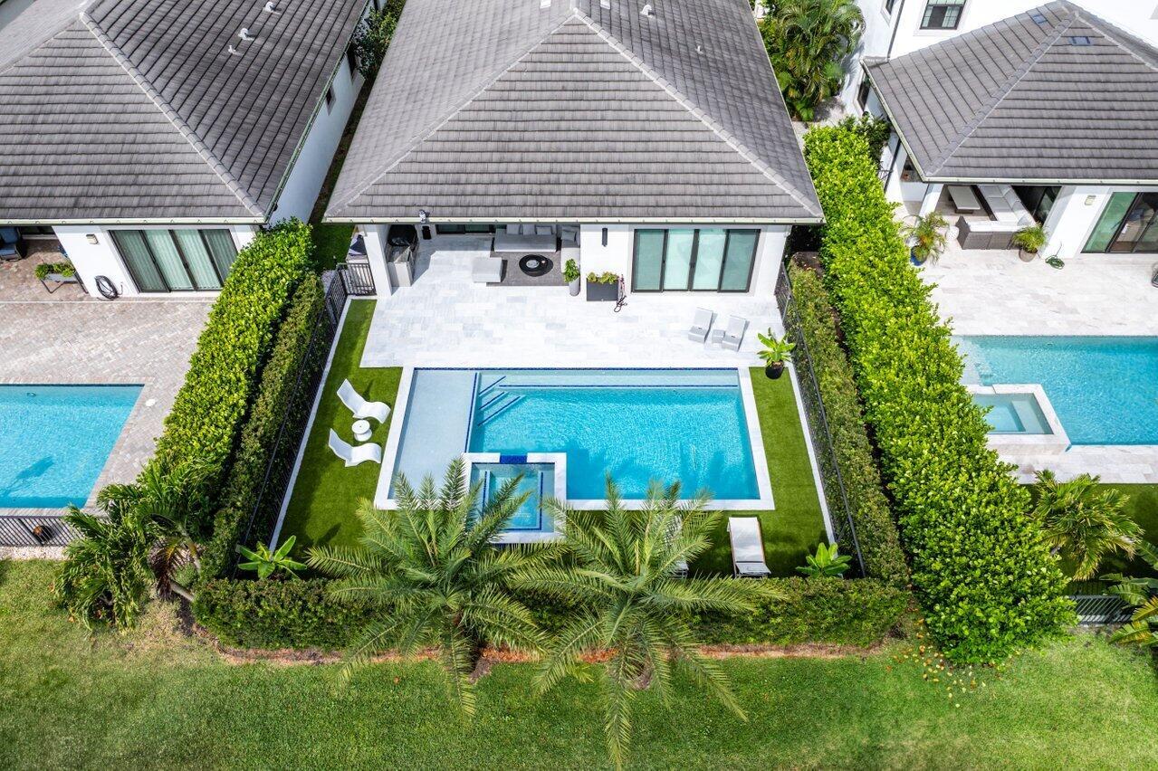 BANYAN CAY RESORT COMMUNI - Residential Lease