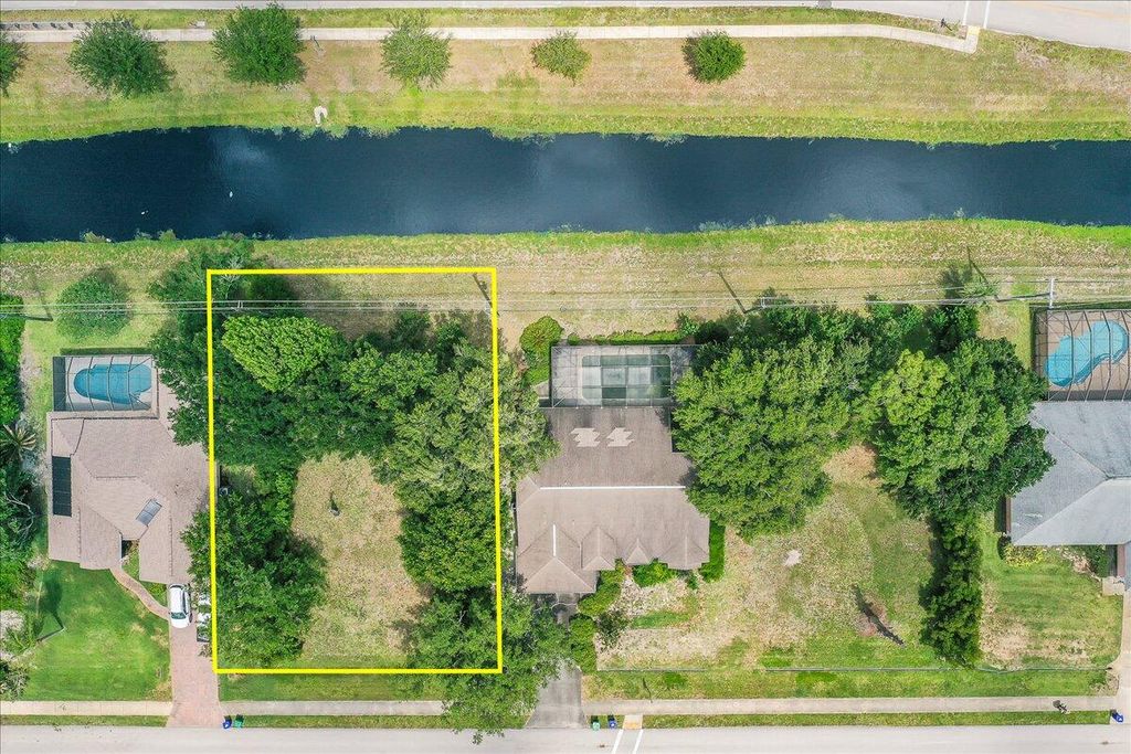 Photo of 294 Main Street, Sebastian, FL 32958 (MLS # B26031815)