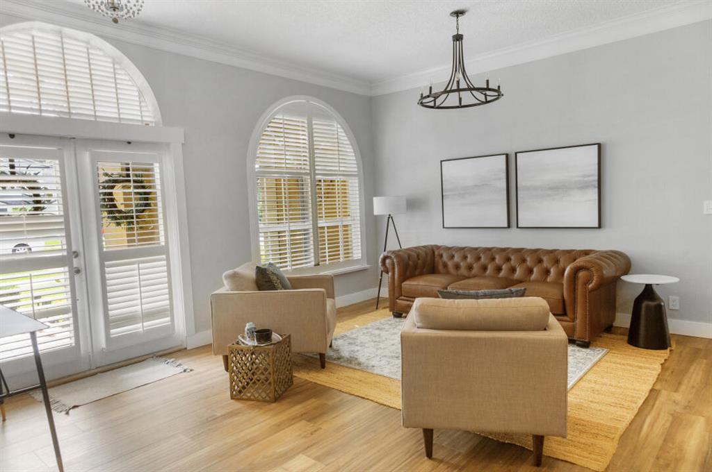 GREENVIEW SHORES 2 OF WELLINGTON - Residential