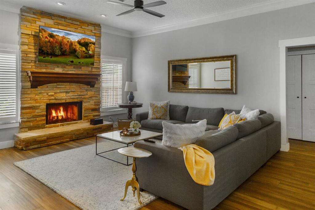 GREENVIEW SHORES 2 OF WELLINGTON - Residential