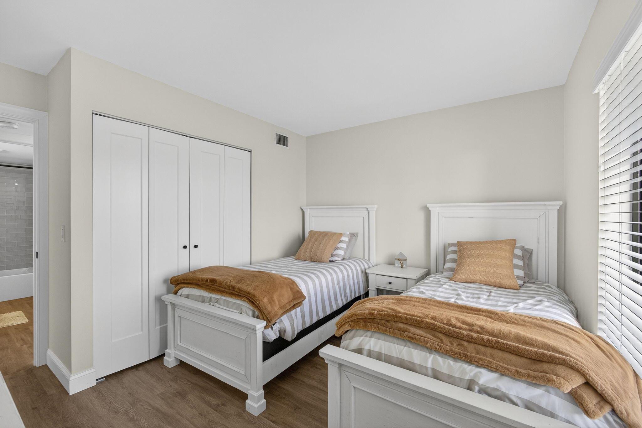 PALM CLUB VILLAGE II COND - Residential