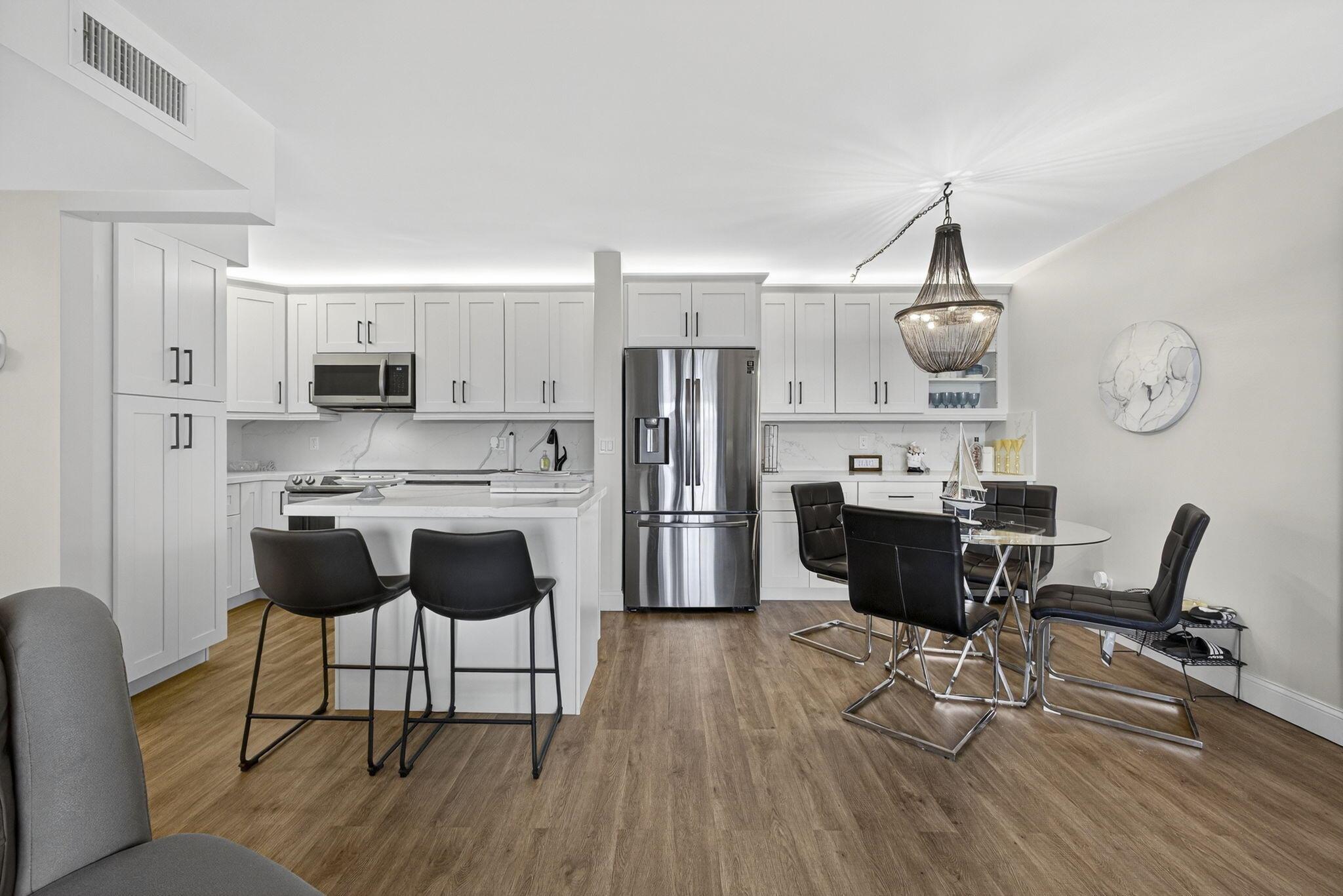 PALM CLUB VILLAGE II COND - Residential