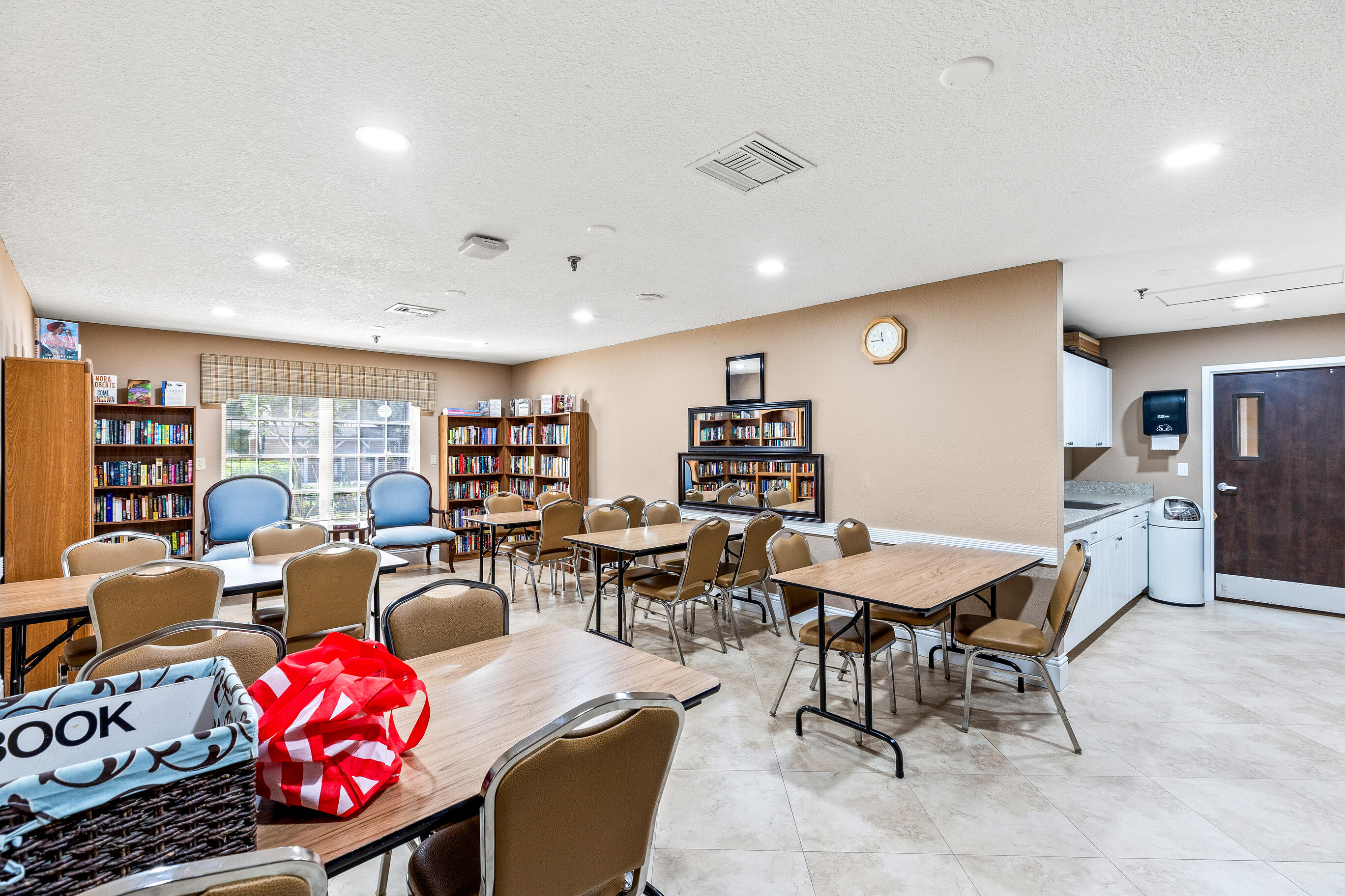 WHISPER WALK SEC C CONDO - Residential