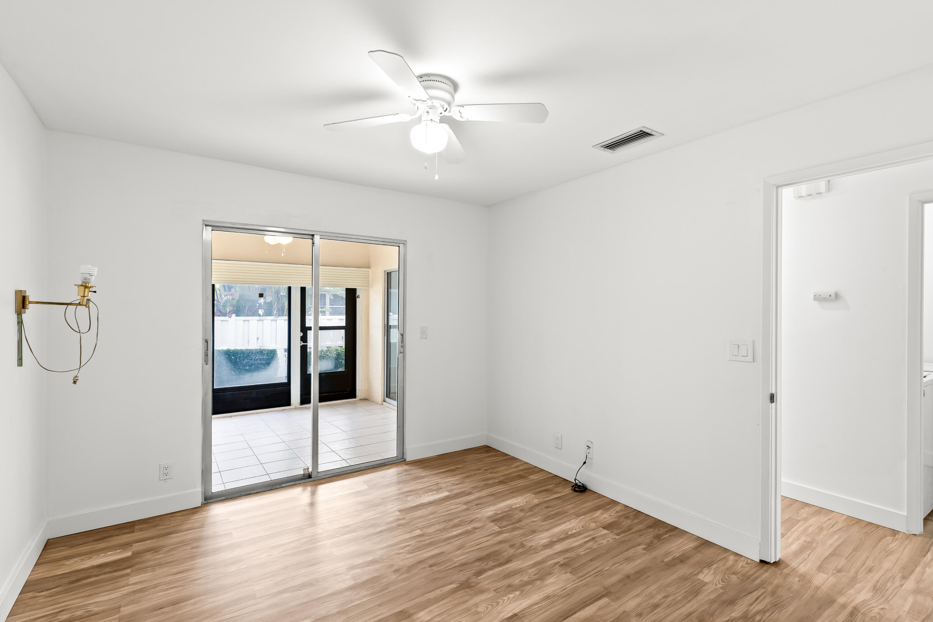 WHISPER WALK SEC C CONDO - Residential