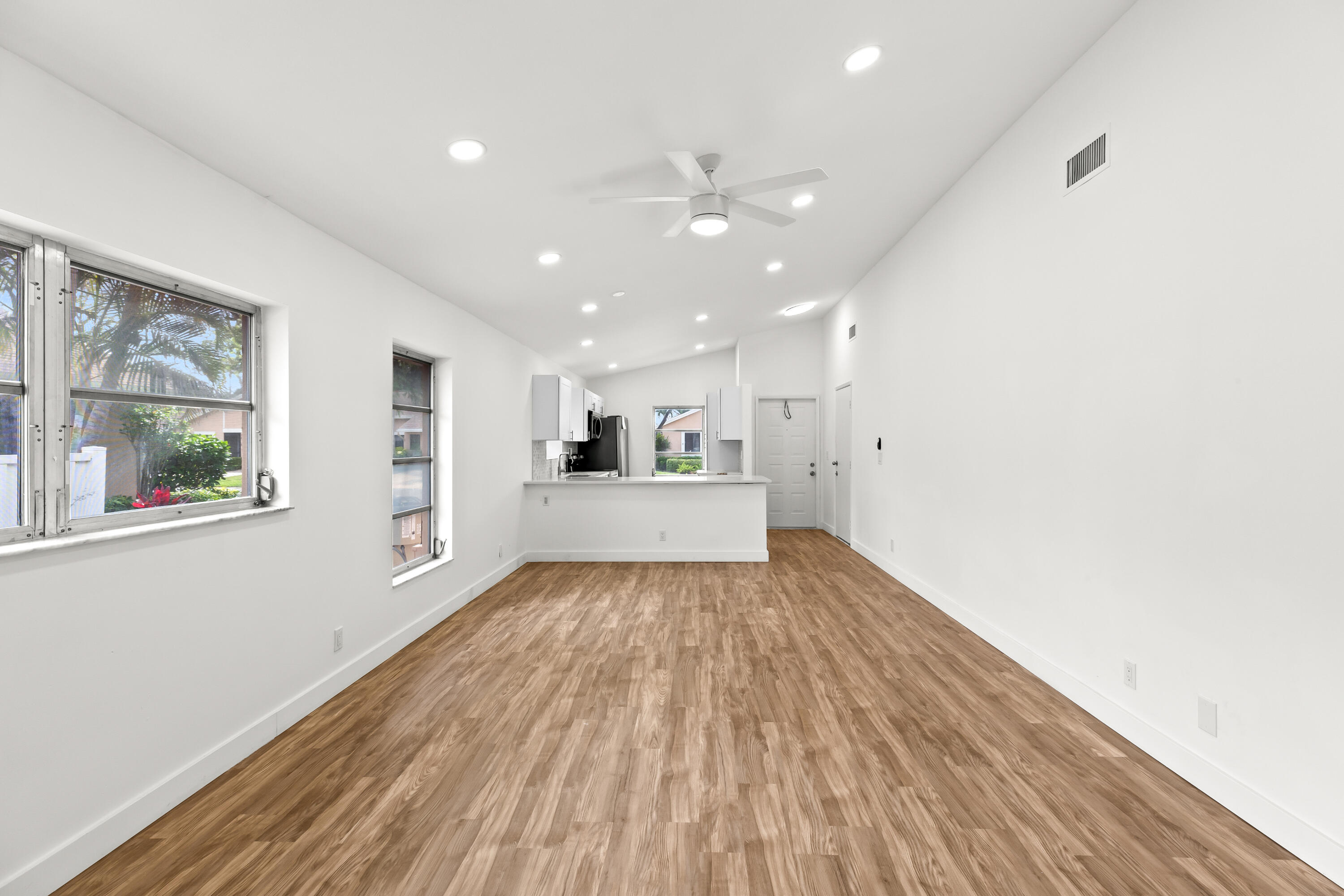 WHISPER WALK SEC C CONDO - Residential