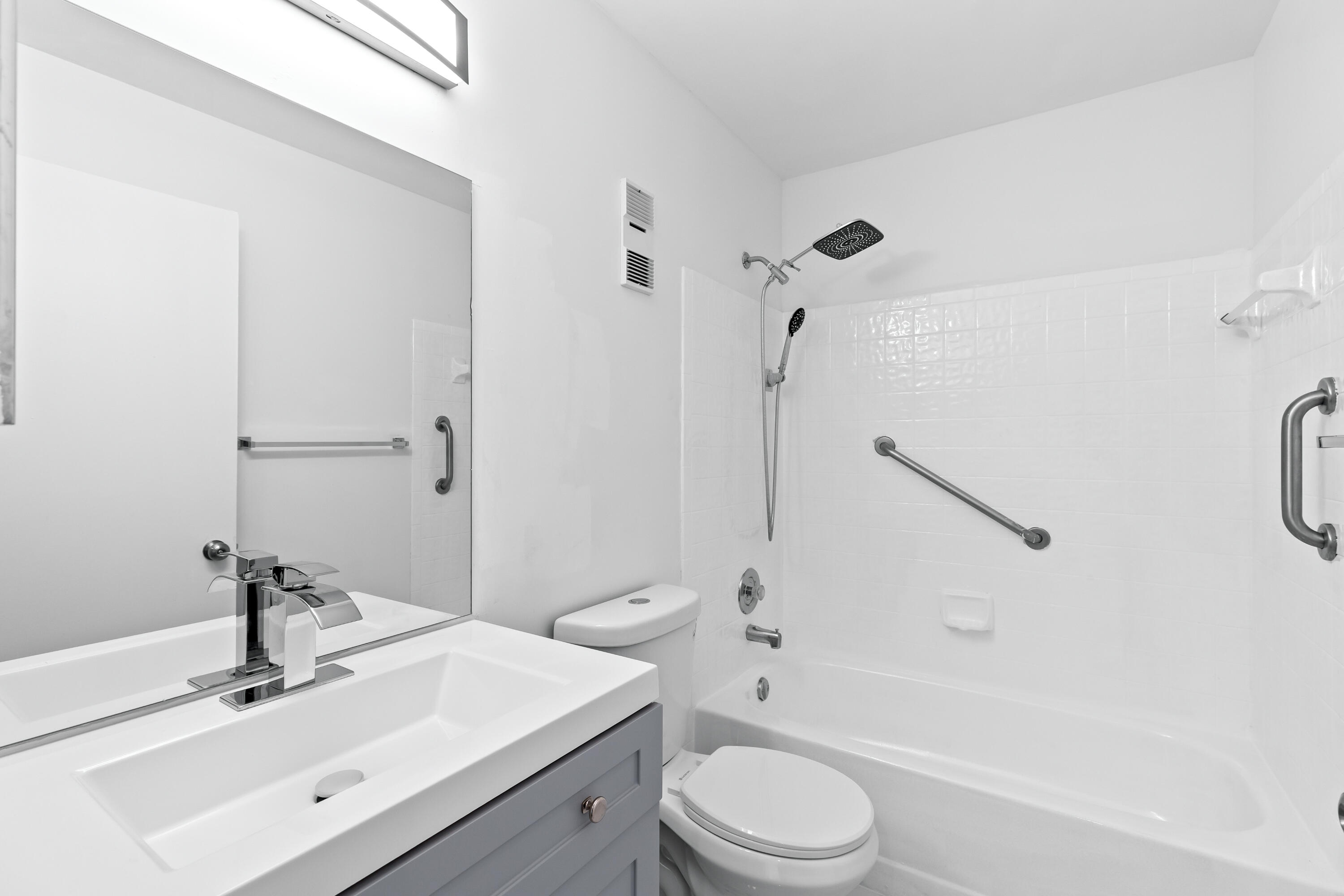 WHISPER WALK SEC C CONDO - Residential