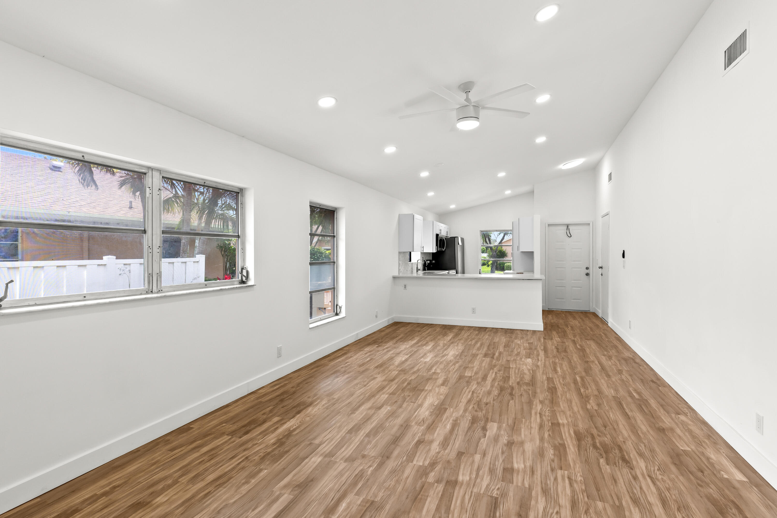 WHISPER WALK SEC C CONDO - Residential