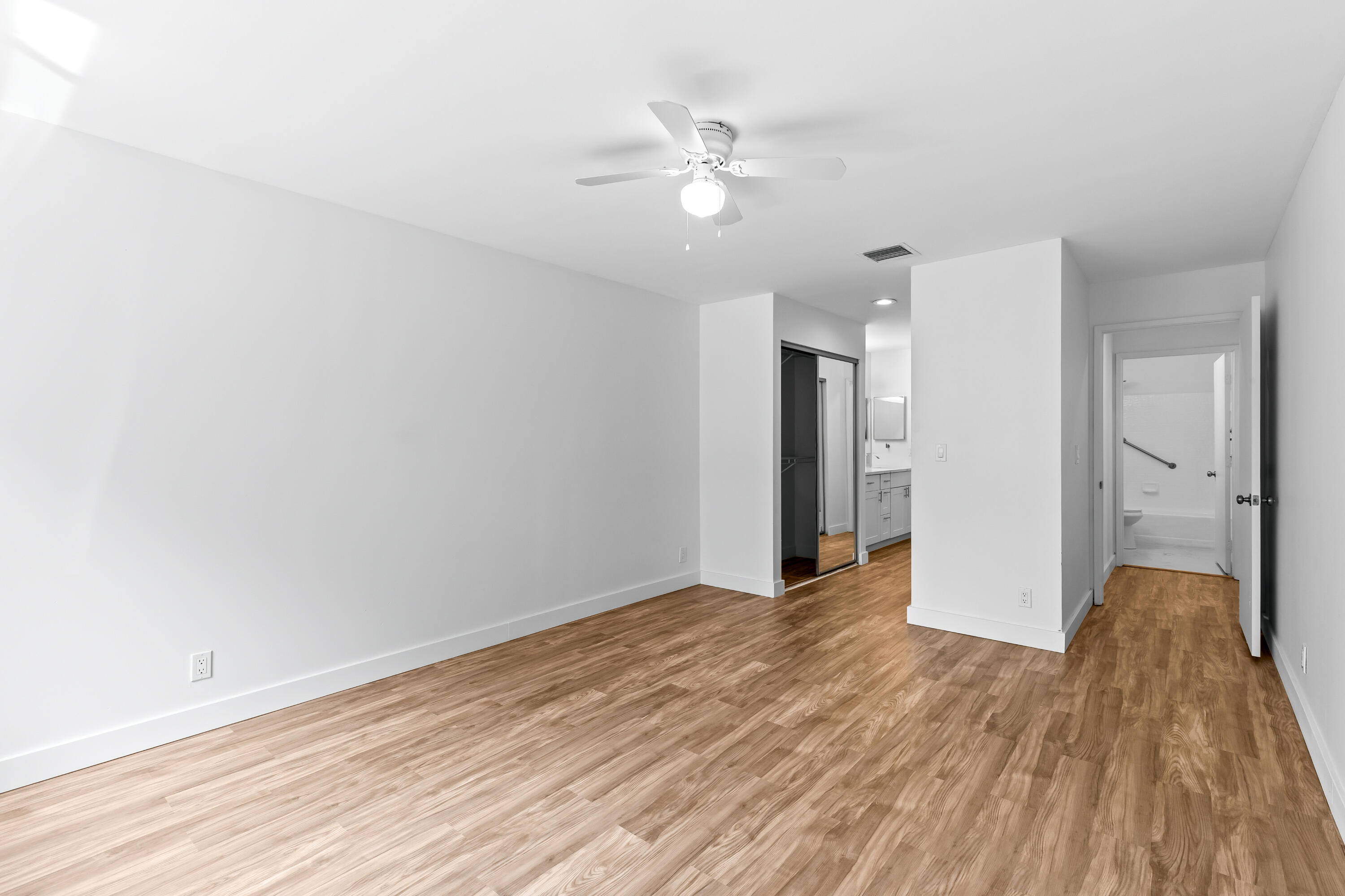 WHISPER WALK SEC C CONDO - Residential