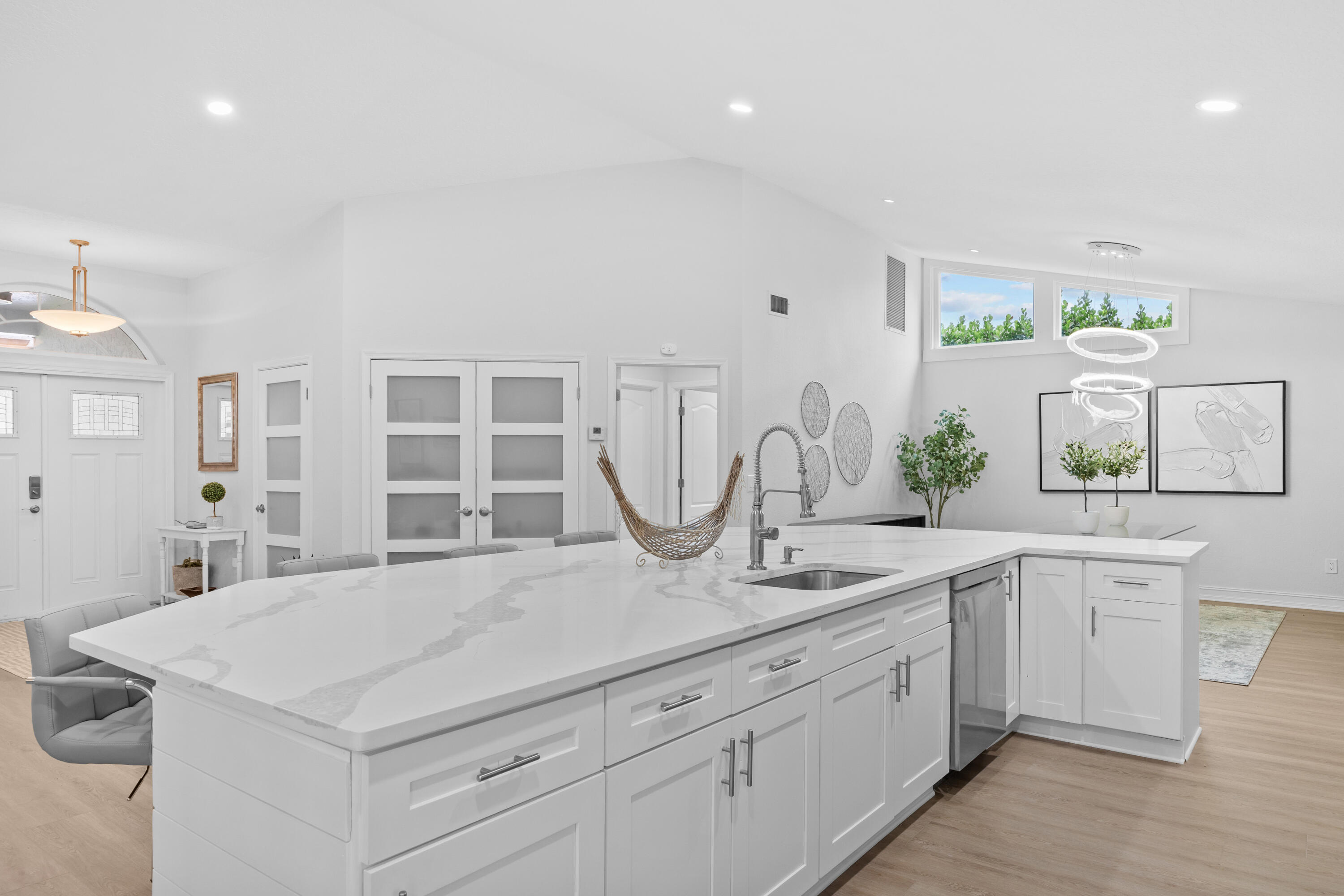 ISLAND OF WELLINGTON - Residential