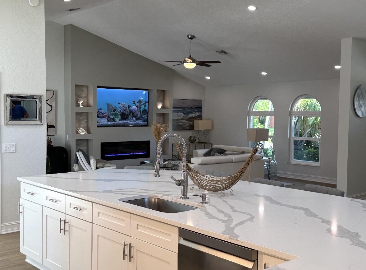 ISLAND OF WELLINGTON - Residential