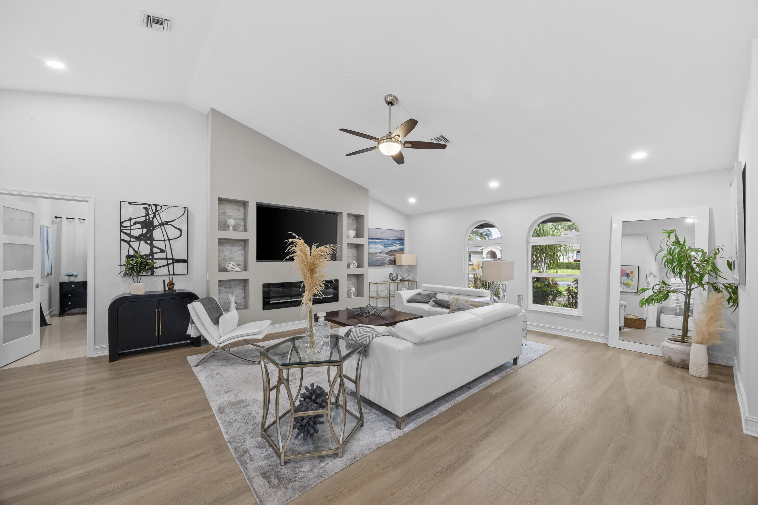 ISLAND OF WELLINGTON - Residential