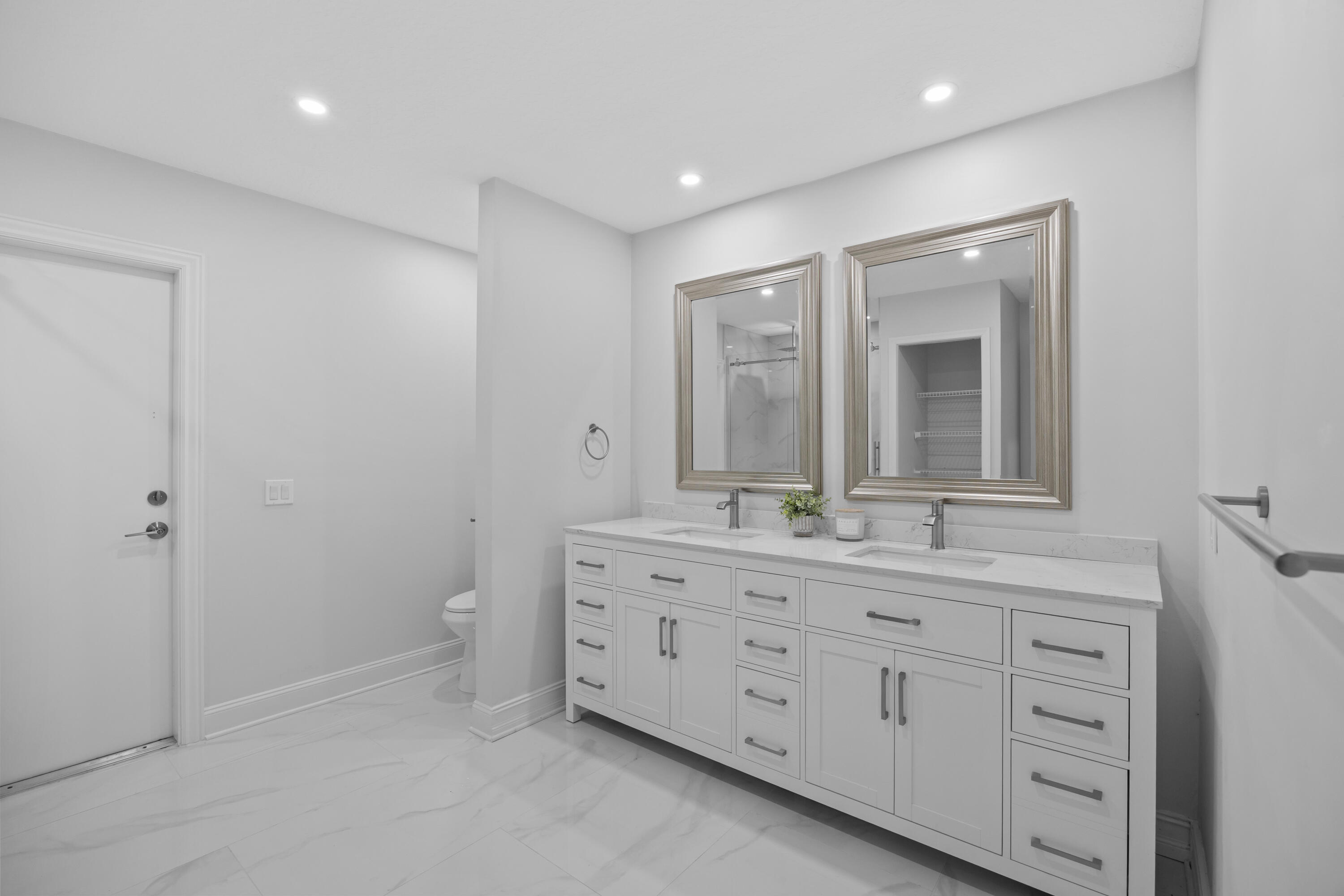 ISLAND OF WELLINGTON - Residential