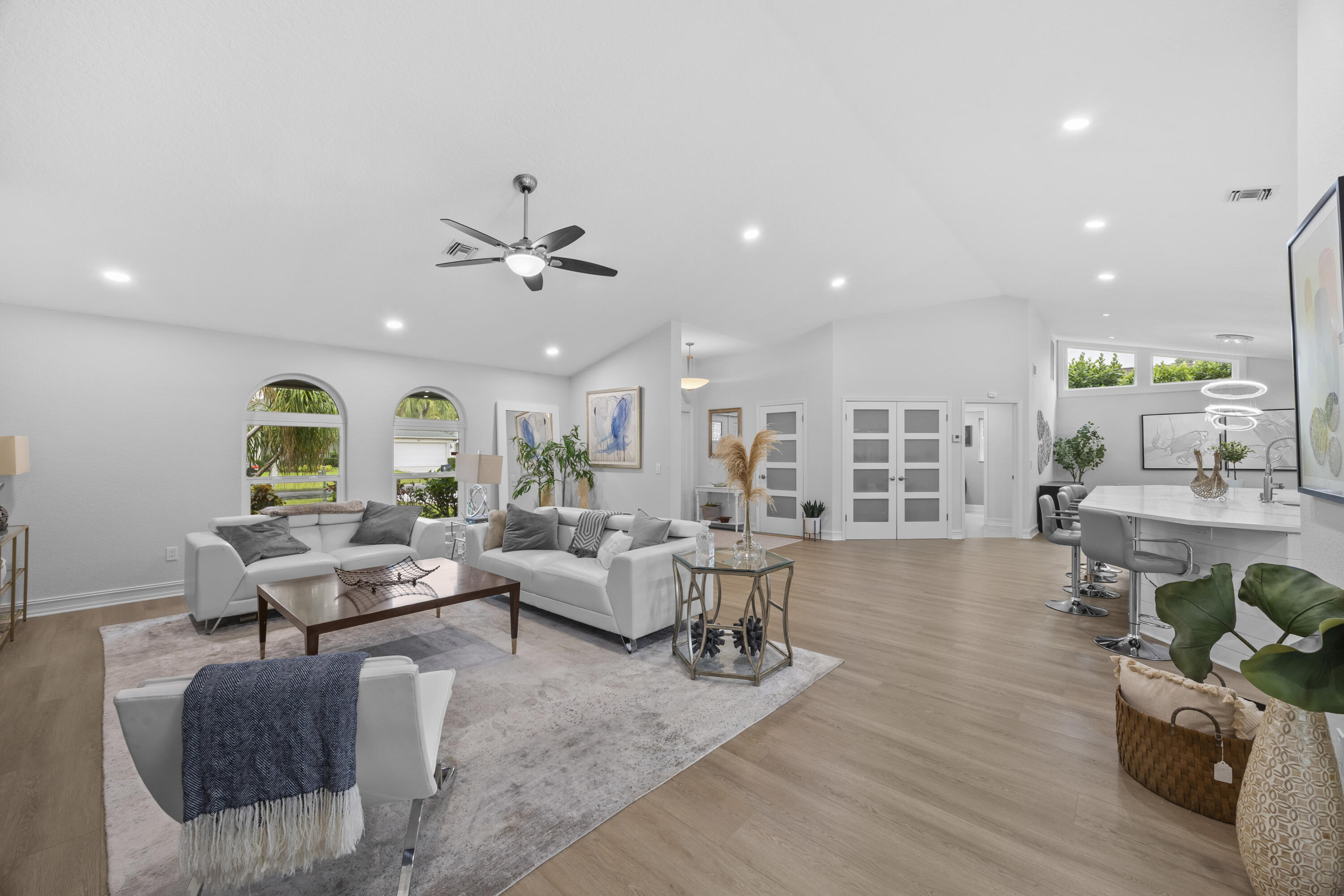 ISLAND OF WELLINGTON - Residential