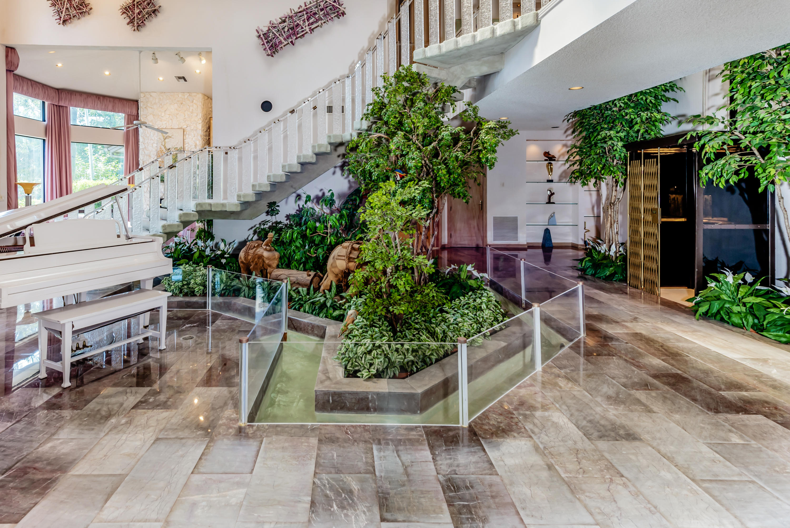 Royal Palm Yacht & Countr - Residential