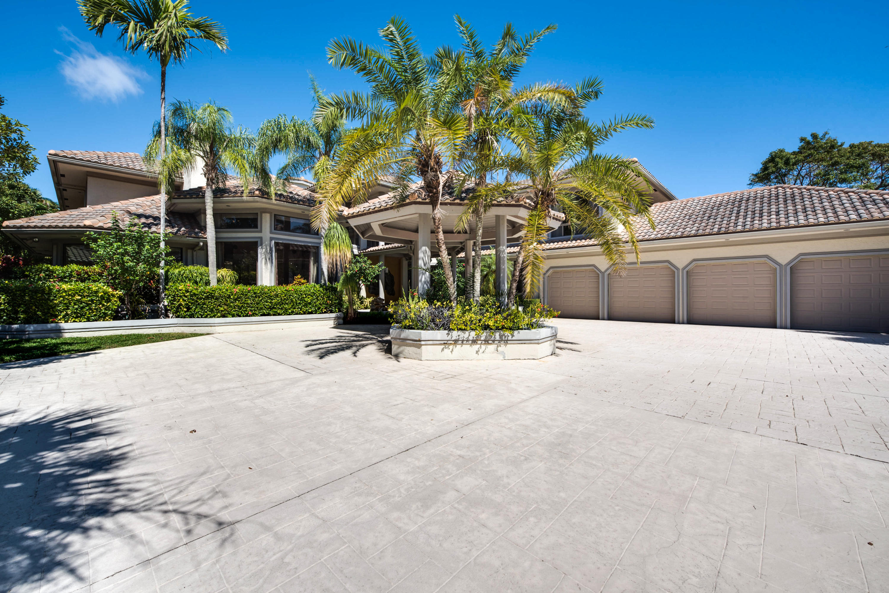 Royal Palm Yacht & Countr - Residential