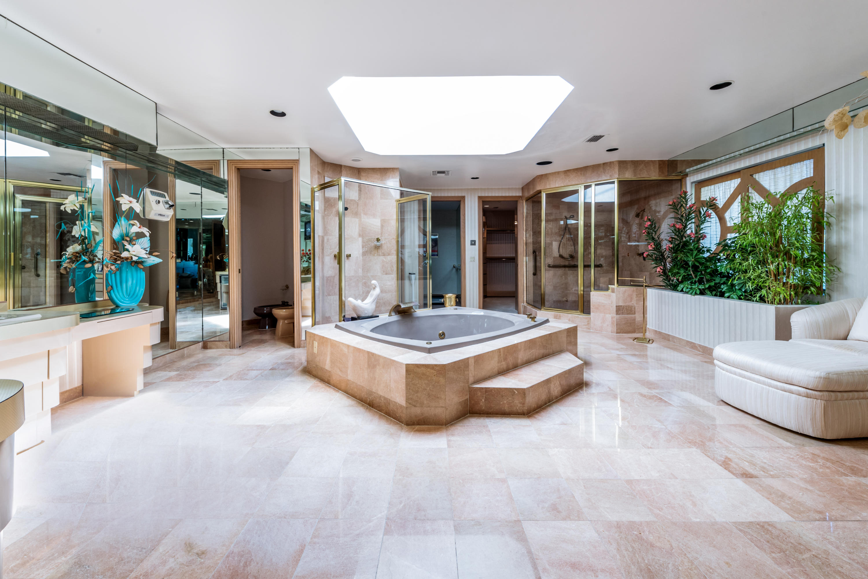 Royal Palm Yacht & Countr - Residential