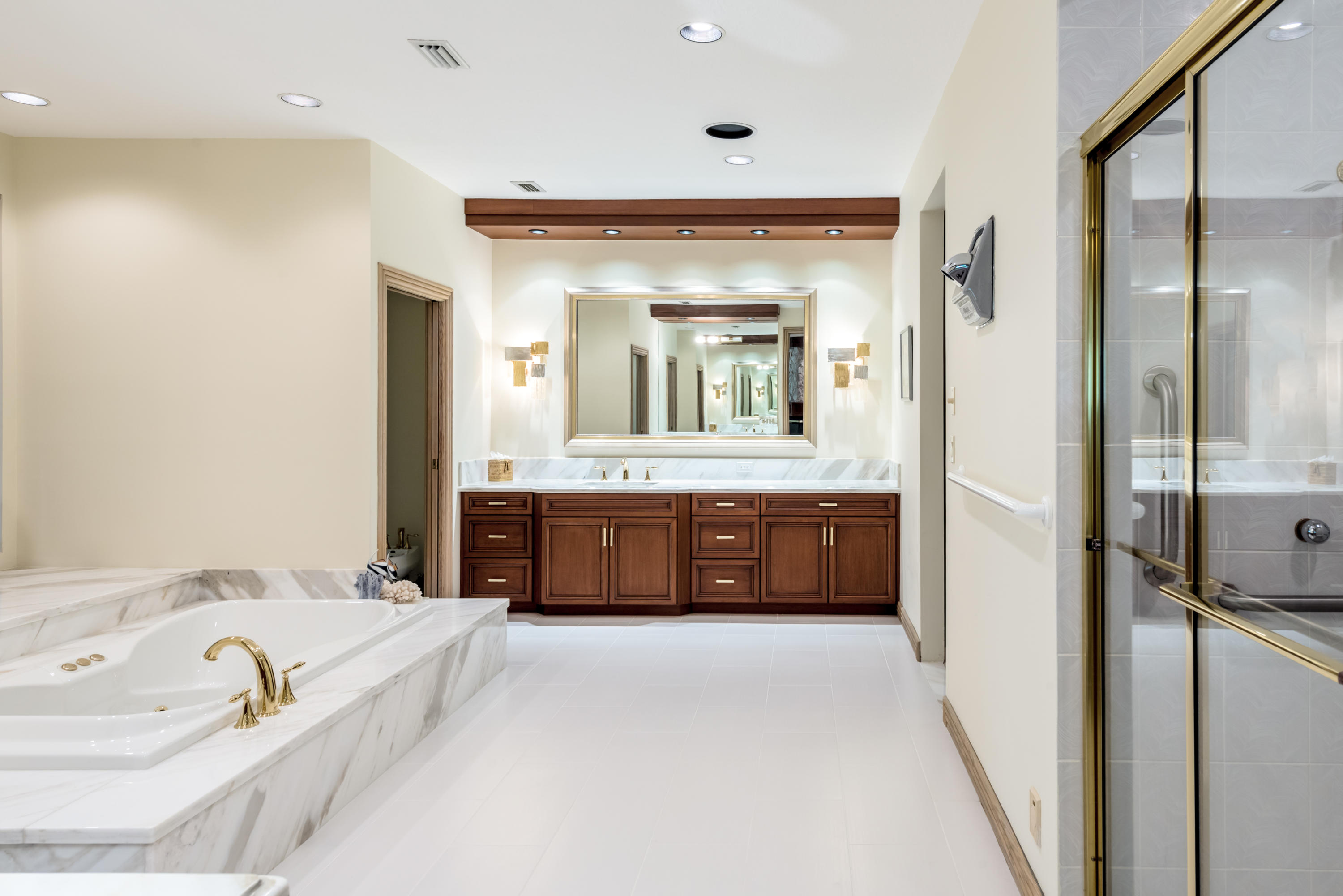 Royal Palm Yacht & Countr - Residential