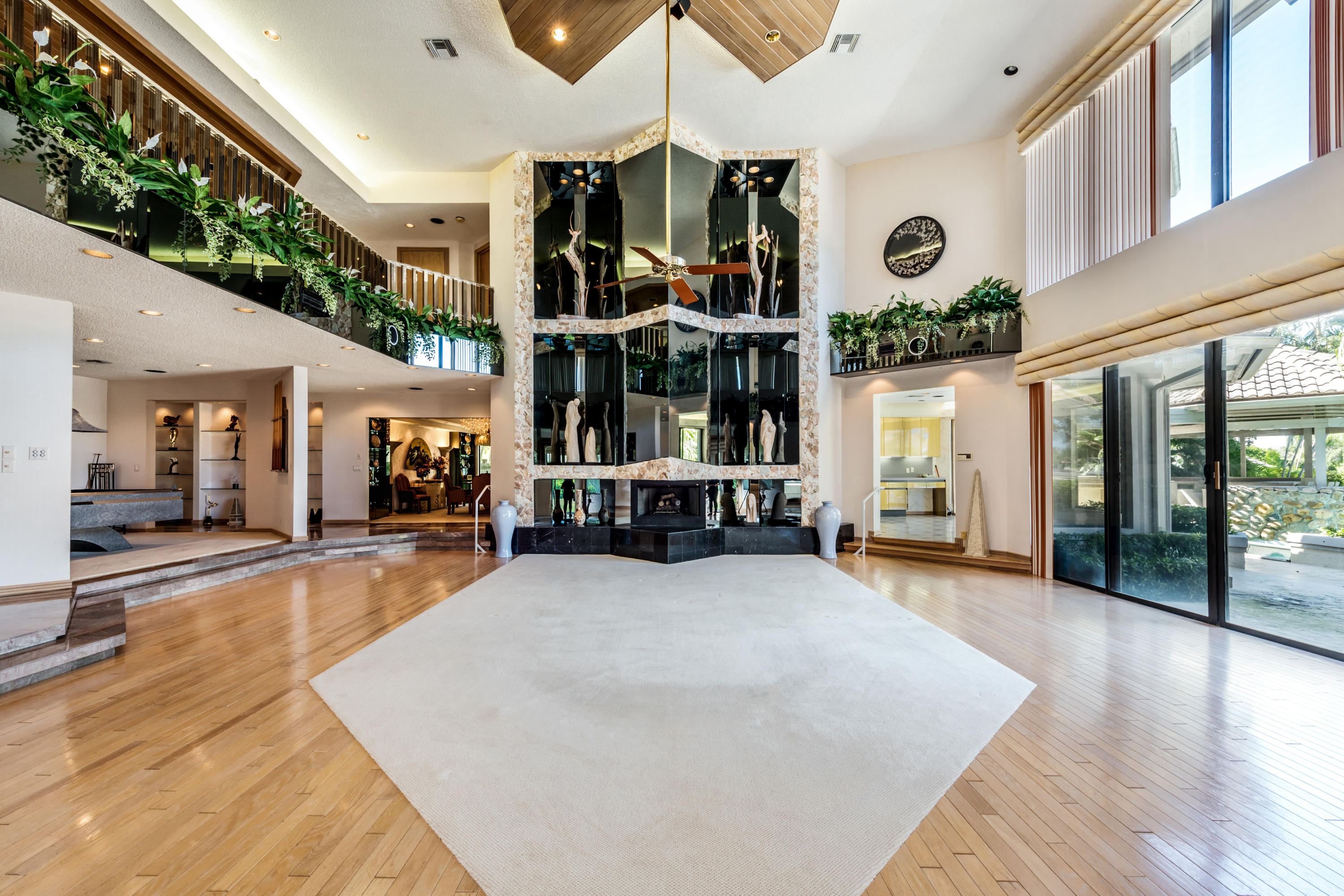 Royal Palm Yacht & Countr - Residential