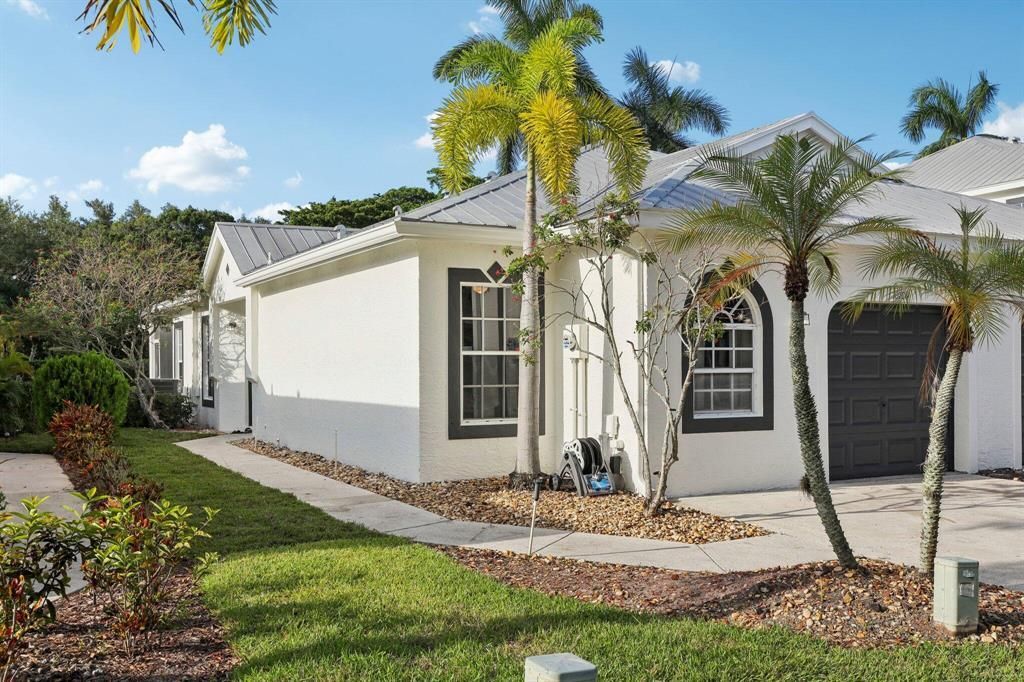 Photo of 10709 Pelican Drive, Wellington, FL 33414 (MLS # B26005493)