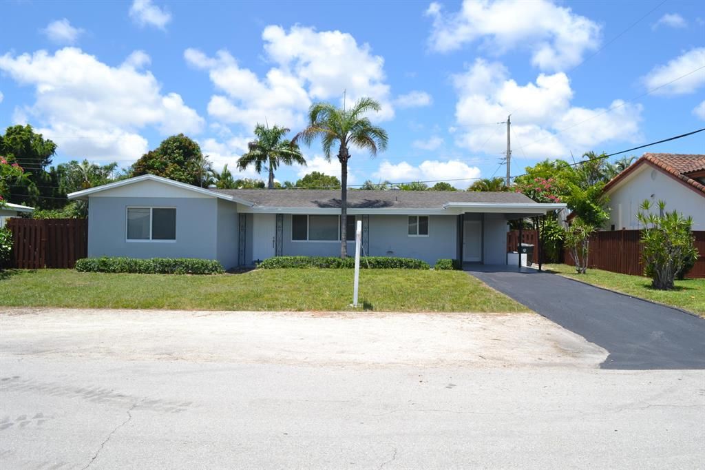 Photo of 2751 NE 26th Terrace, Boca Raton, FL 33431 (MLS # R10704141)