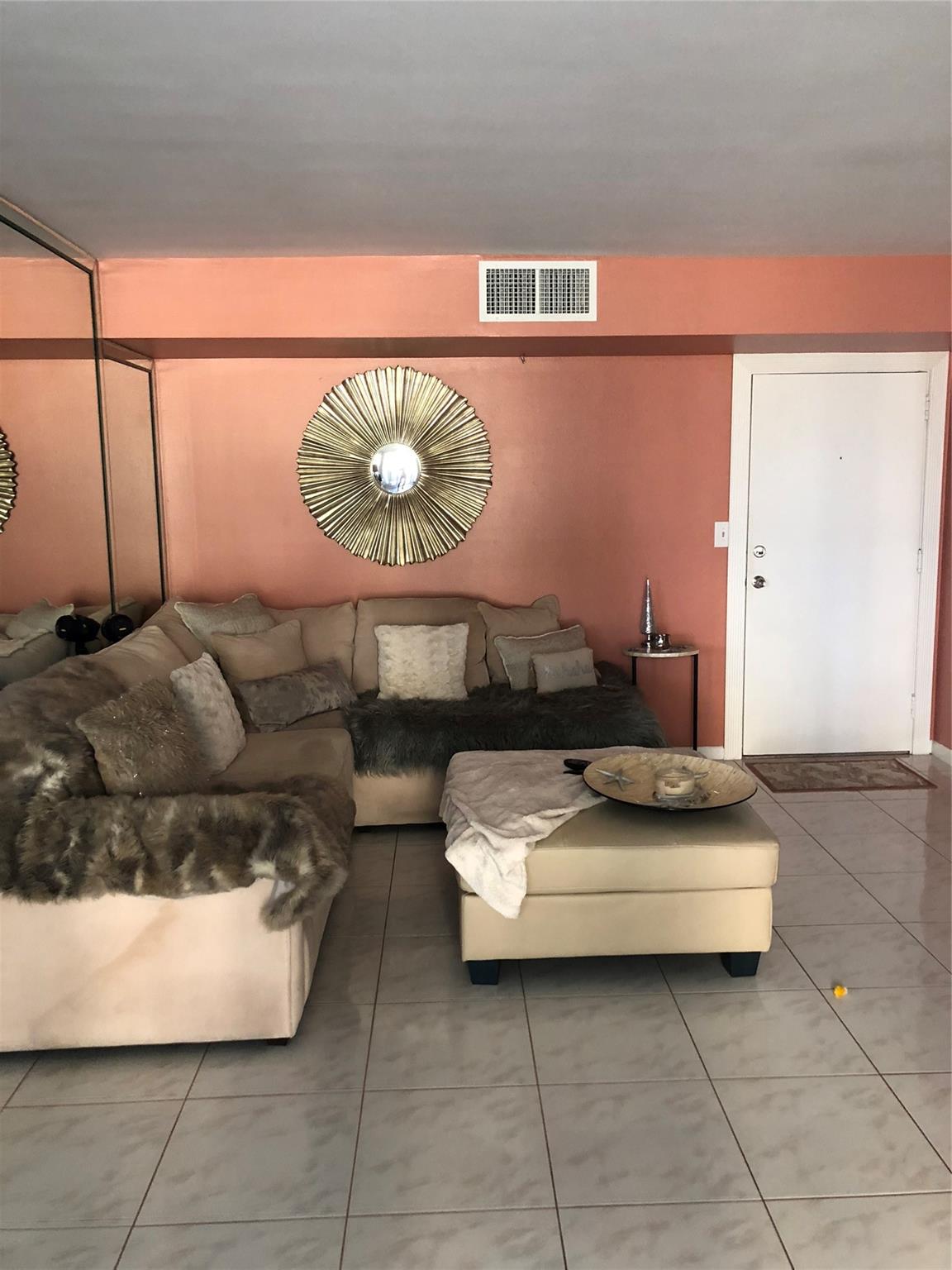 1239 Hillsboro Mile