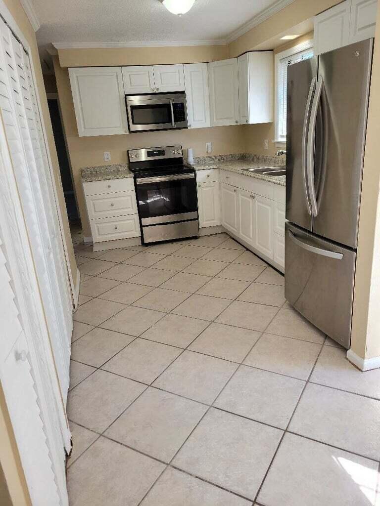 1488 W 31st Street