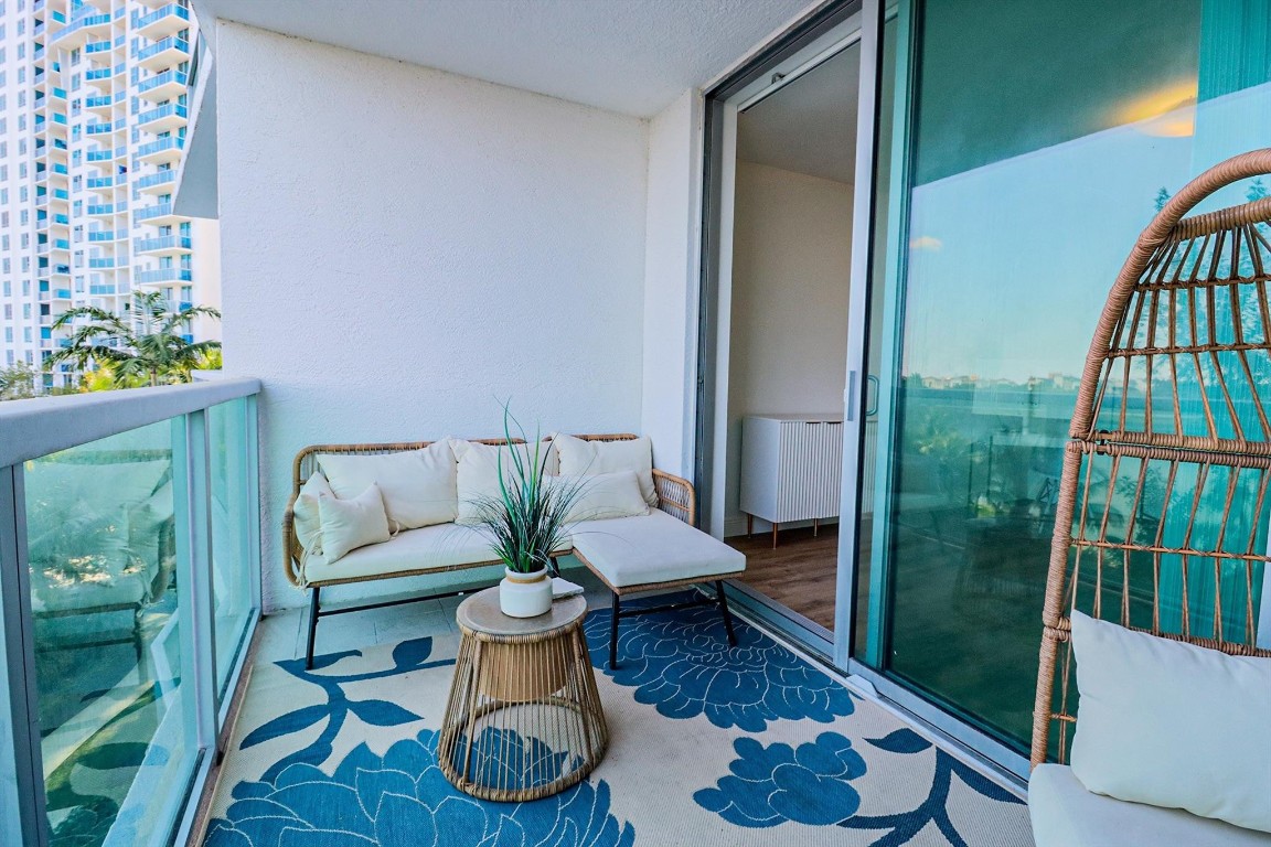 TAO SAWGRASS CONDOMINIUM - Residential