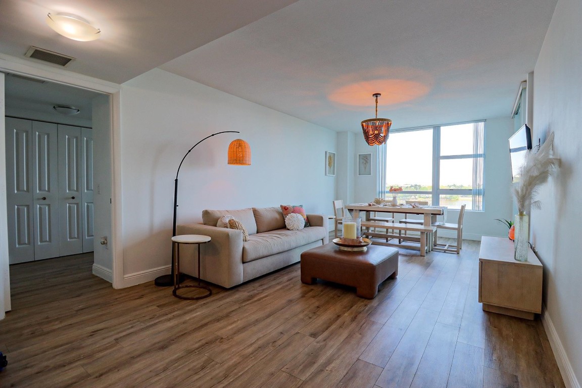 TAO SAWGRASS CONDOMINIUM - Residential