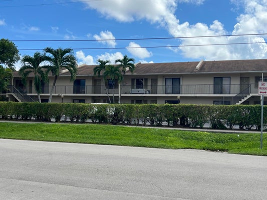 960 NW 45TH ST, DEERFIELD BEACH, FL 33064 - Image 848ea93b73c549bcdfce689d714d4fb5/161998005