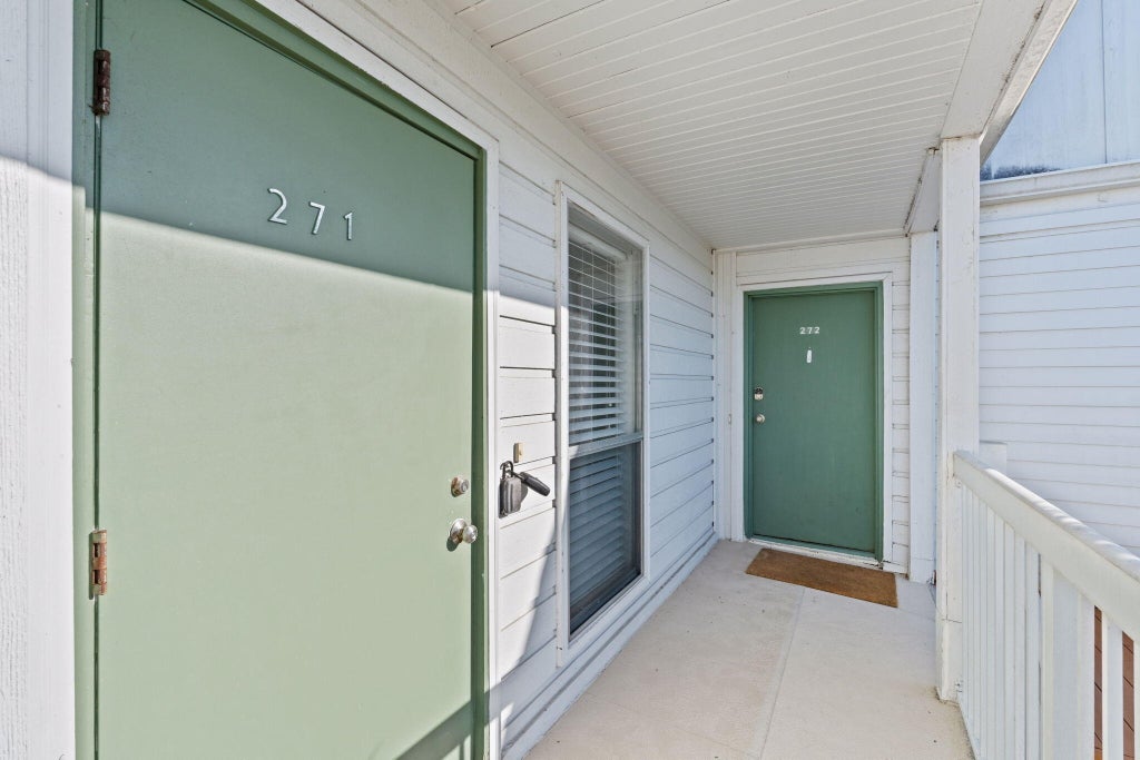Photo of 271 Cypress Point Drive, Palm Beach Gardens, FL 33418 (MLS # B26068273)