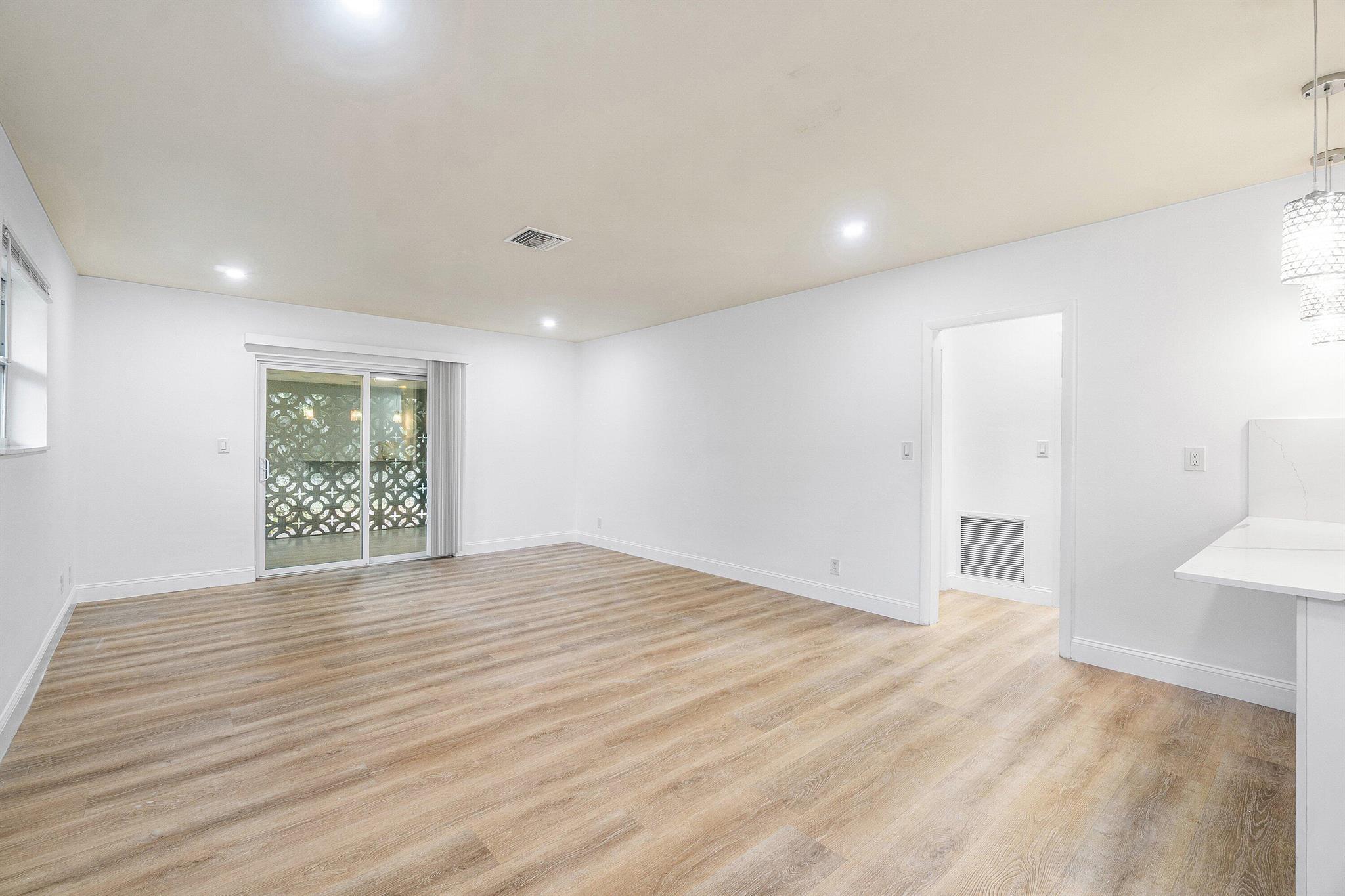 BOCA RATON SQUARE GATEWAY - Residential Lease