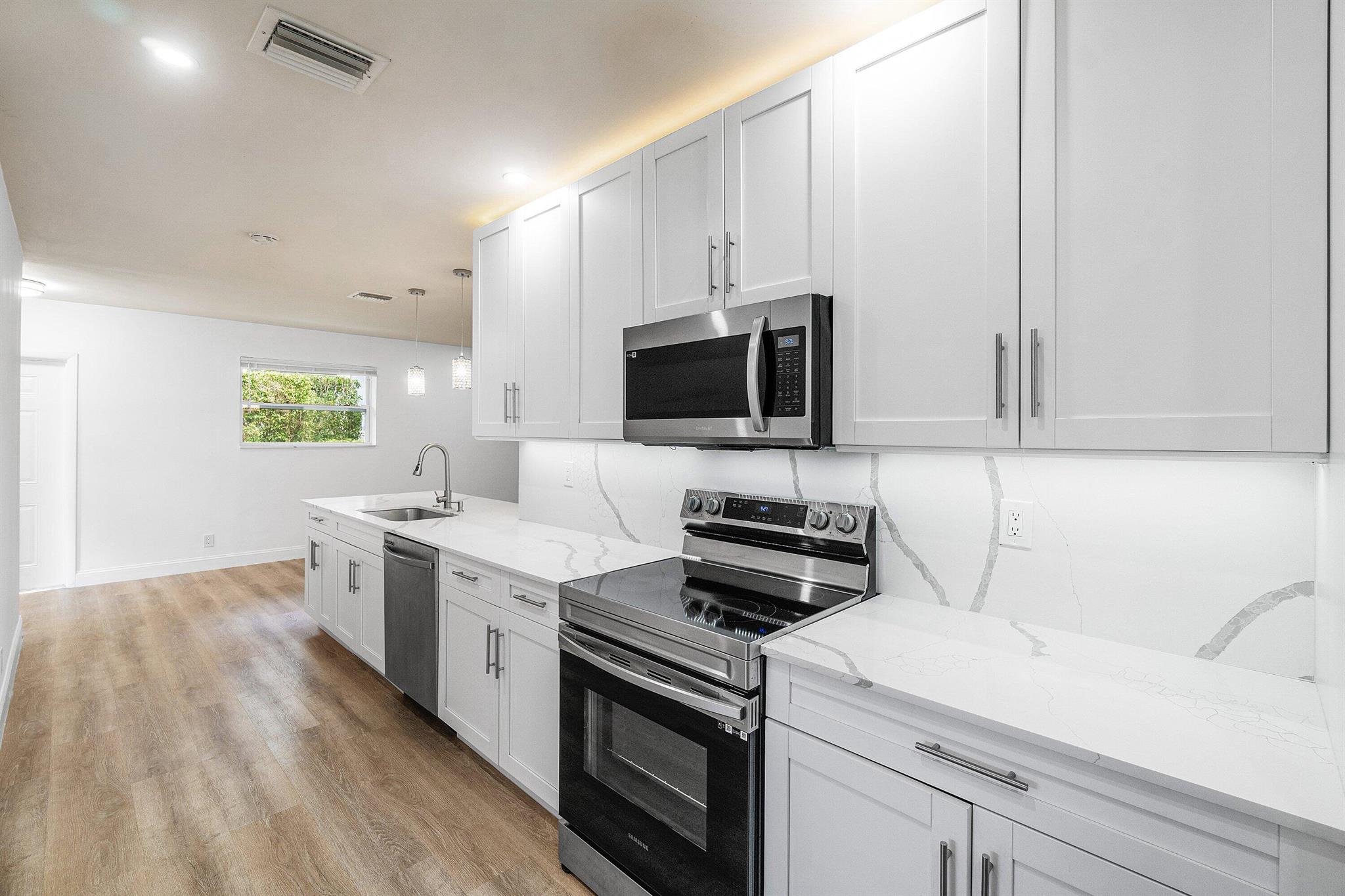 BOCA RATON SQUARE GATEWAY - Residential Lease