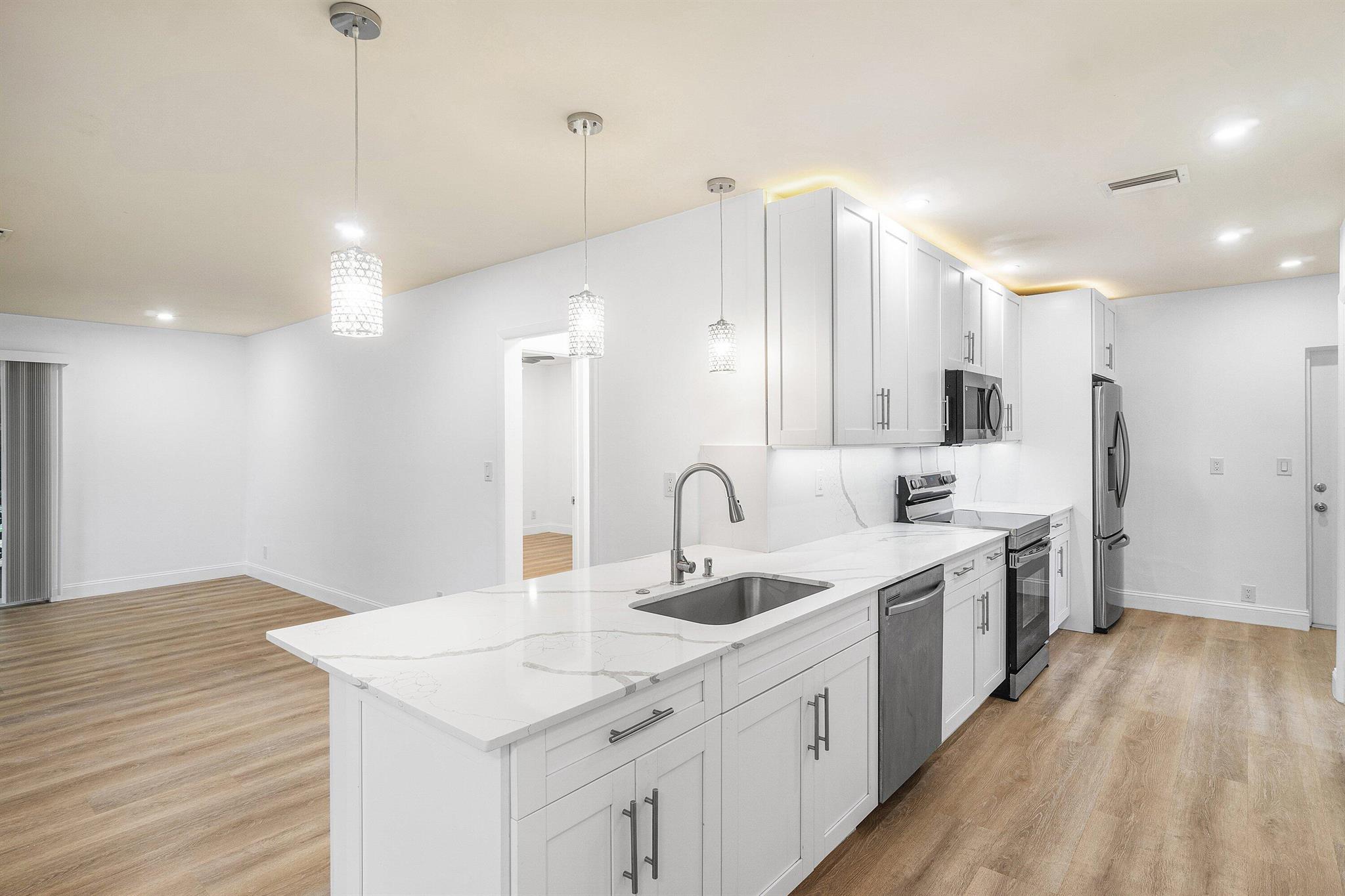 BOCA RATON SQUARE GATEWAY - Residential Lease