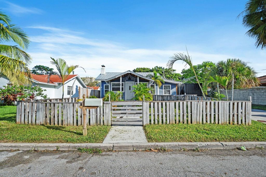 Photo of 709 Omar Rd, West Palm Beach, FL 33405 (MLS # F10532341)