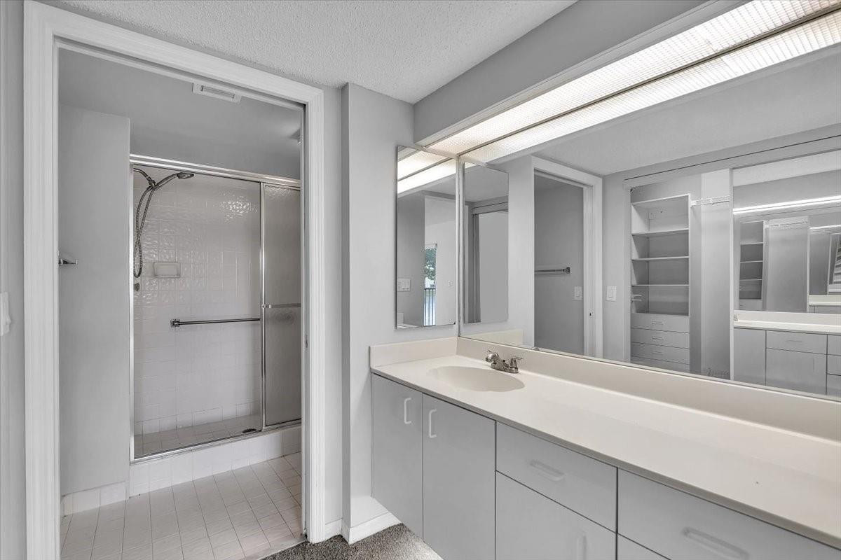 Trent Condo / Kings Point - Residential