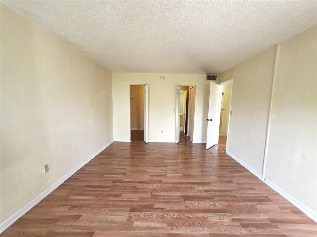 Brookfield Square Condo - Residential Lease