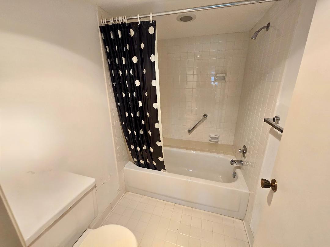 PALM GREENS AT VILLA DEL RAY CONDO II - Residential