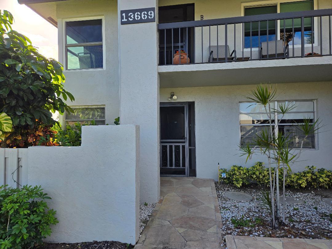 PALM GREENS AT VILLA DEL RAY CONDO II - Residential