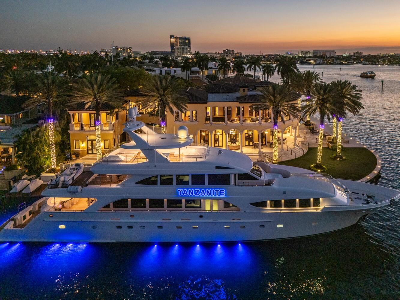 Isla Bahia 47-27 B - Residential