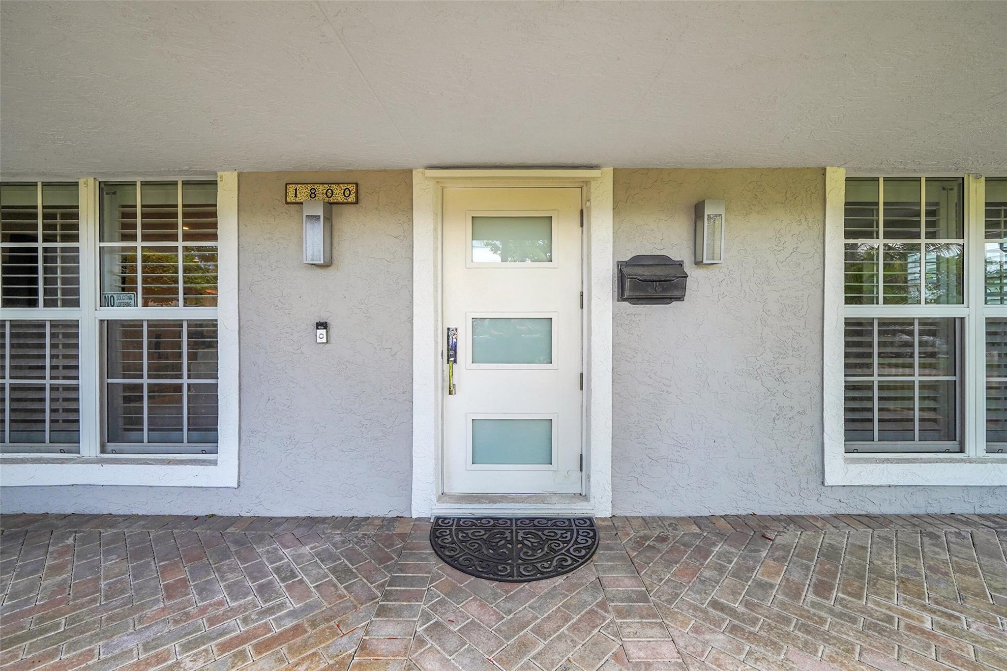 1800 N 50th Ave