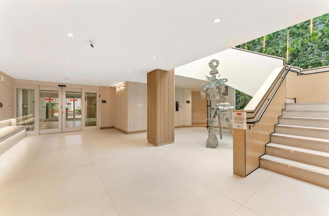 PRESIDENTIAL PLACE CONDO - Residential