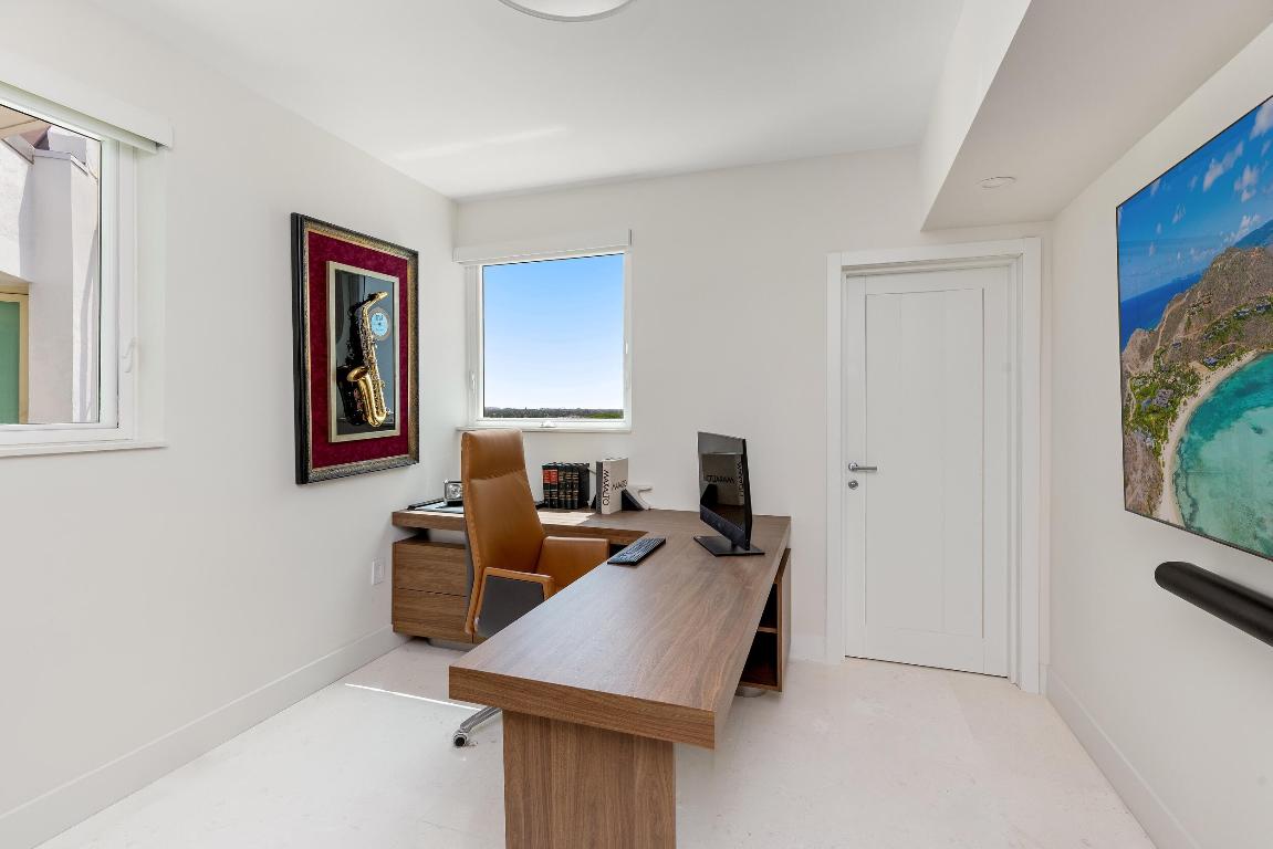 PRESIDENTIAL PLACE CONDO - Residential