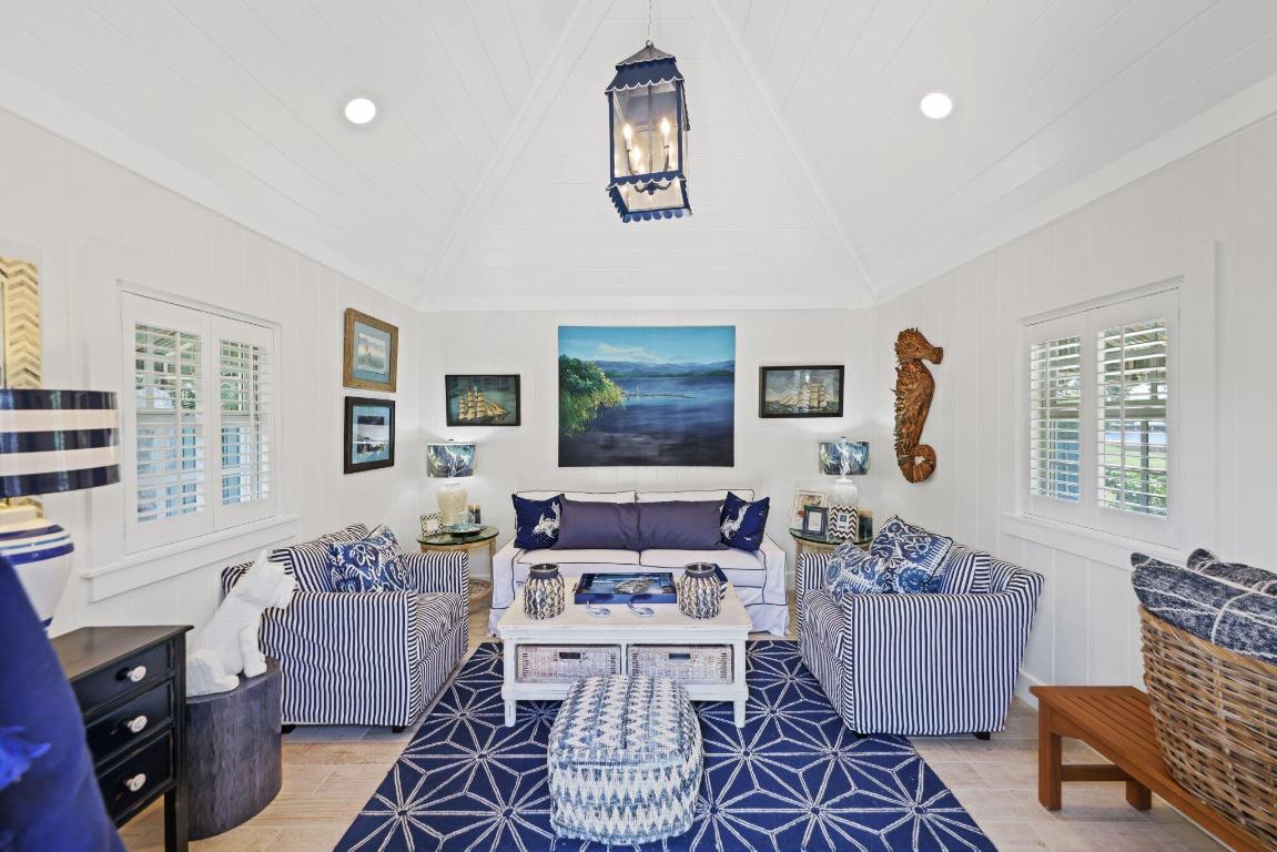 LAS PALMAS SUB - Residential