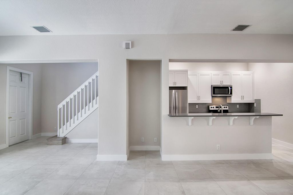 Photo of 2509 NW 7th Street, Boynton Beach, FL 33426 (MLS # R11064733)