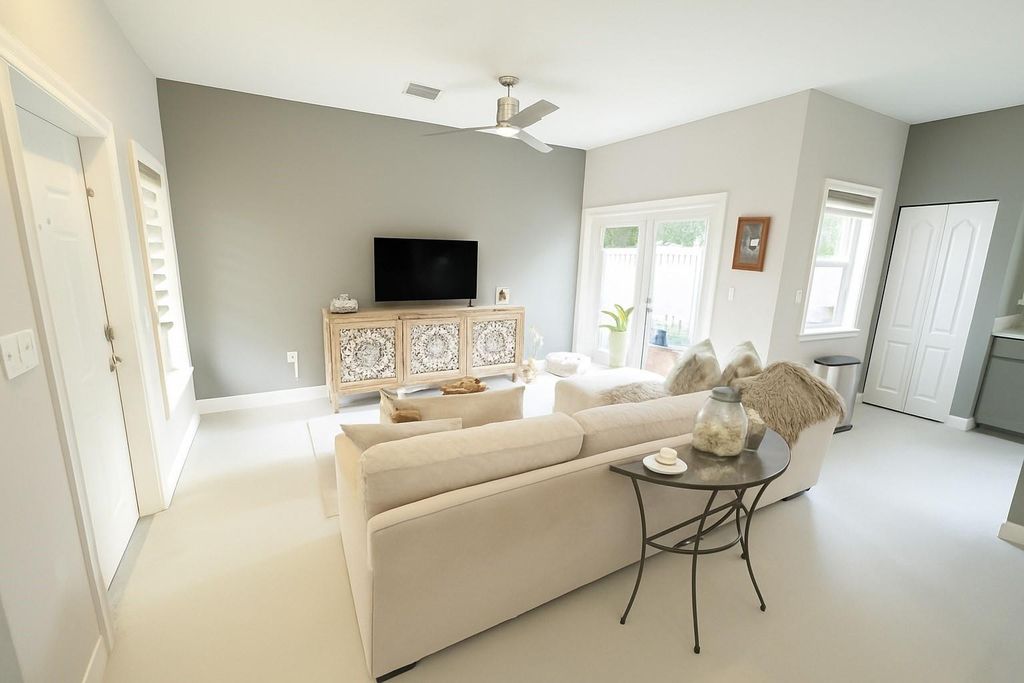 Photo of 303 SE 22 Street #303, Fort Lauderdale, FL 33316 (MLS # F10550285)