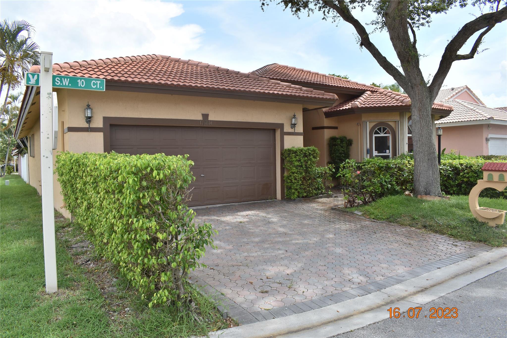 Pembroke Lakes South 119- - Residential
