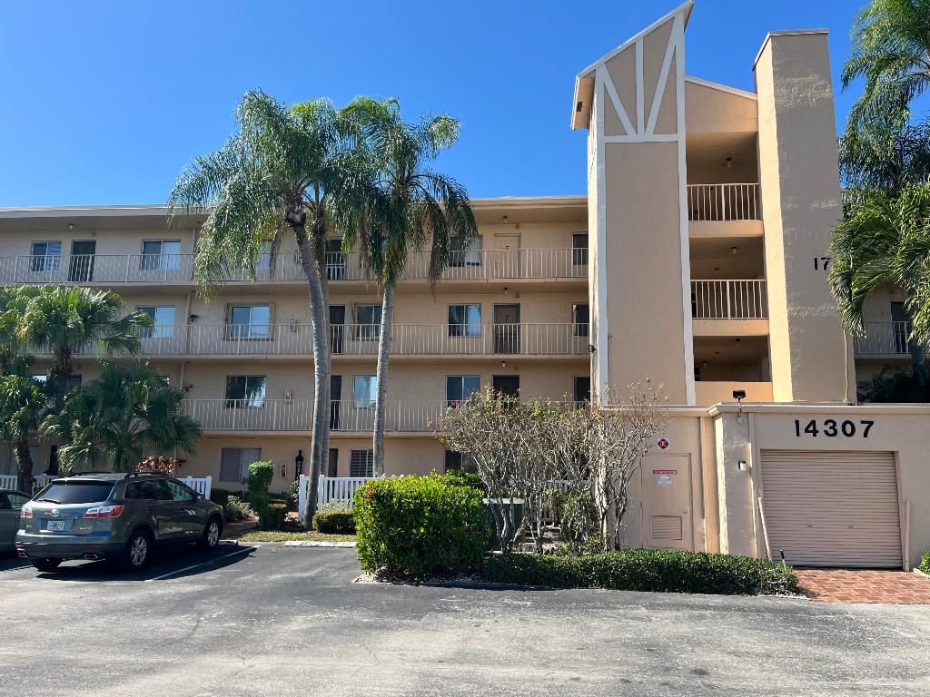 Photo of 14307 Bedford Drive #302, Delray Beach, FL 33446 (MLS # R11158967)
